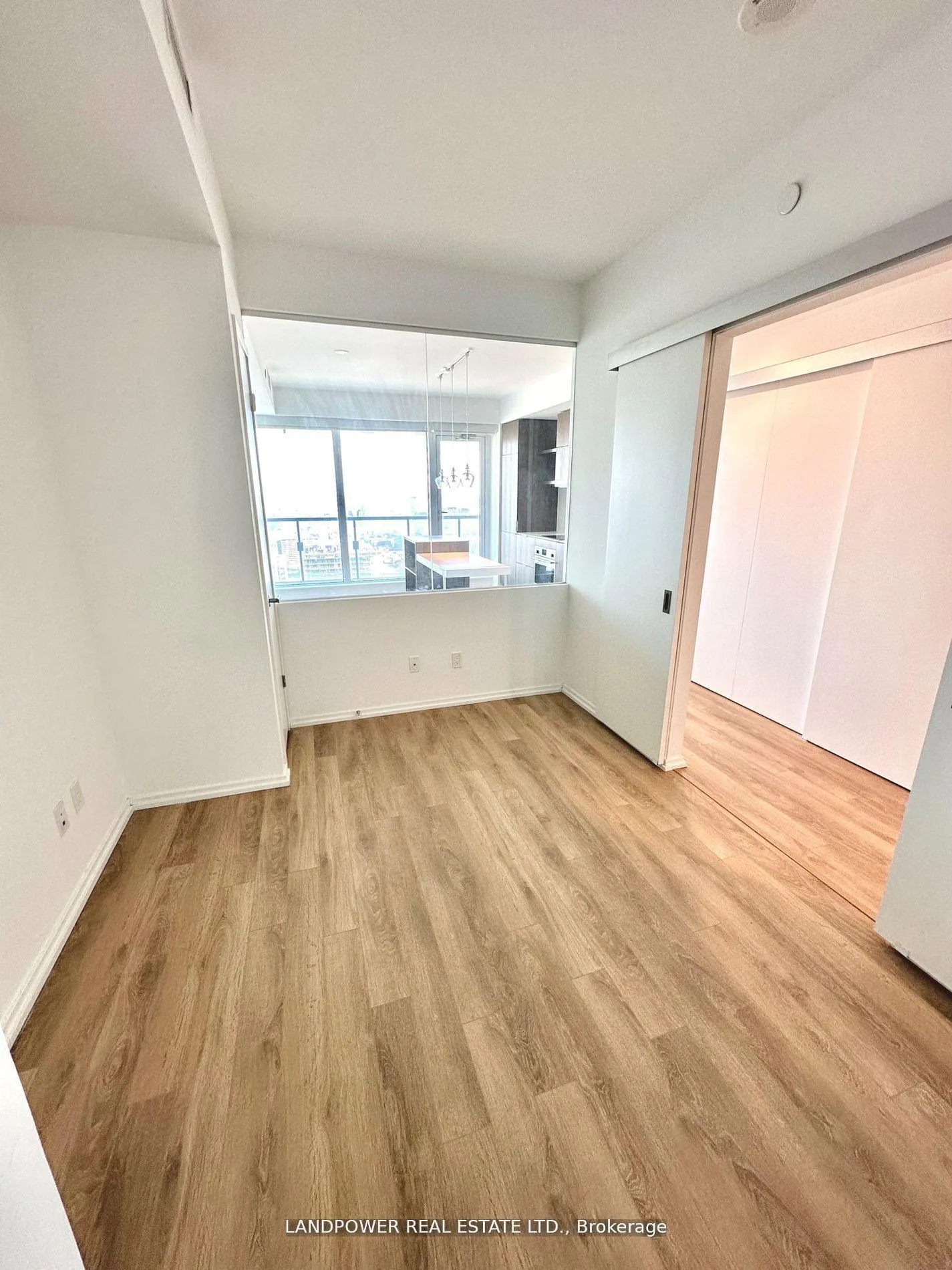 Photo 10 of Unit 3303, 197 Yonge Street, Toronto, Church-Yonge Corridor — HOMEH