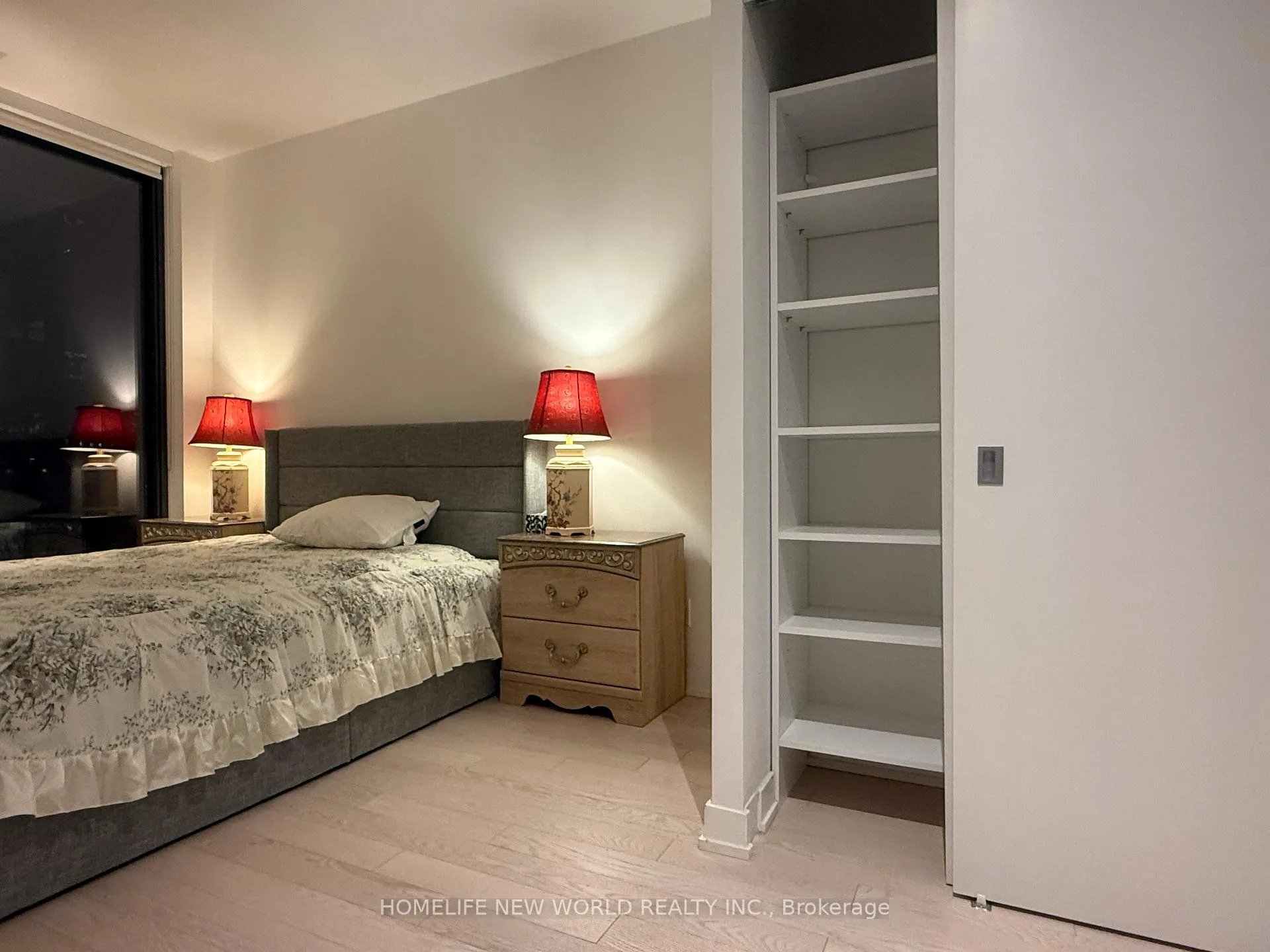 Photo 5 of Unit 2506, 25 Richmond Street E, Toronto, Church-Yonge Corridor — HOMEH