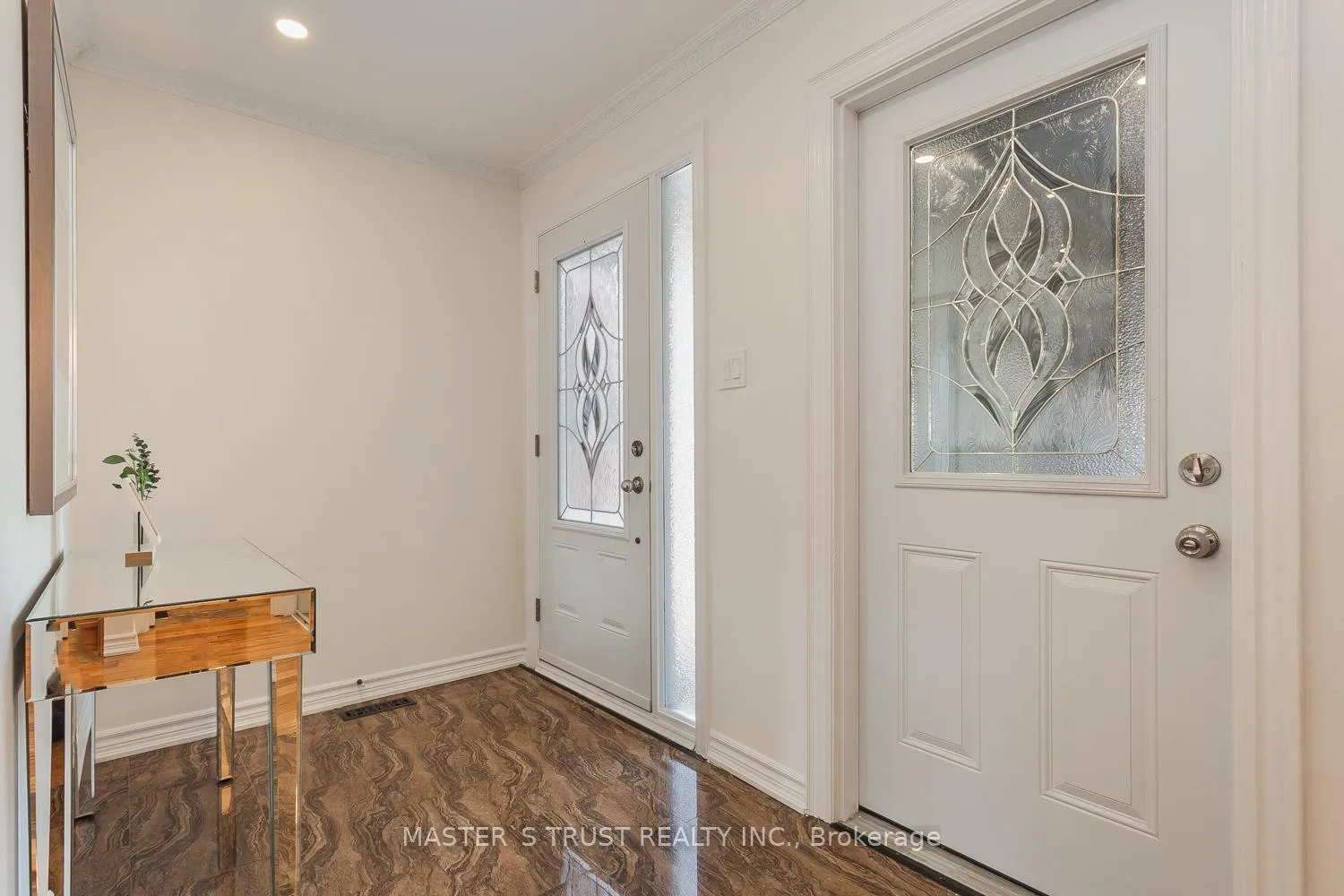 Photo 2 of 97 Pauline Court, Vaughan, Glen Shields — HOMEH