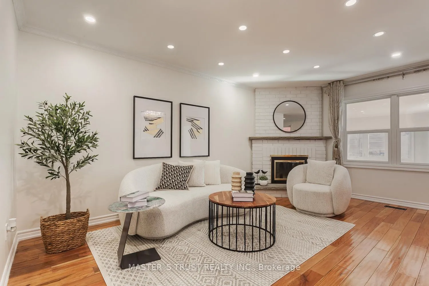 Photo 9 of 97 Pauline Court, Vaughan, Glen Shields — HOMEH