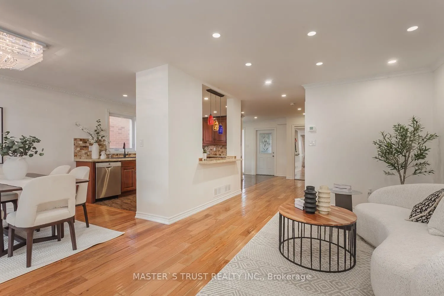 Photo 10 of 97 Pauline Court, Vaughan, Glen Shields — HOMEH