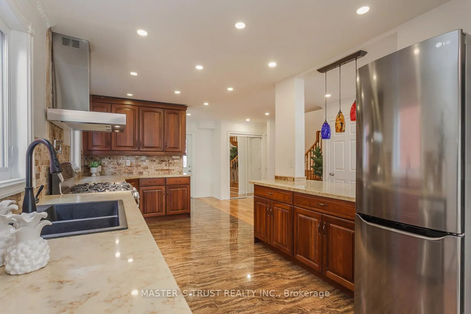 Photo 13 of 97 Pauline Court, Vaughan, Glen Shields — HOMEH