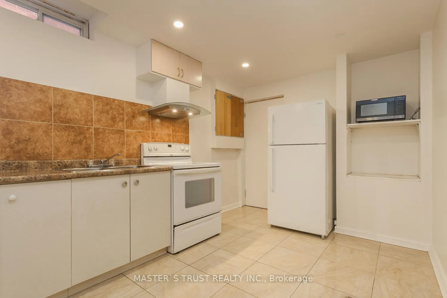 Photo 22 of 97 Pauline Court, Vaughan, Glen Shields — HOMEH