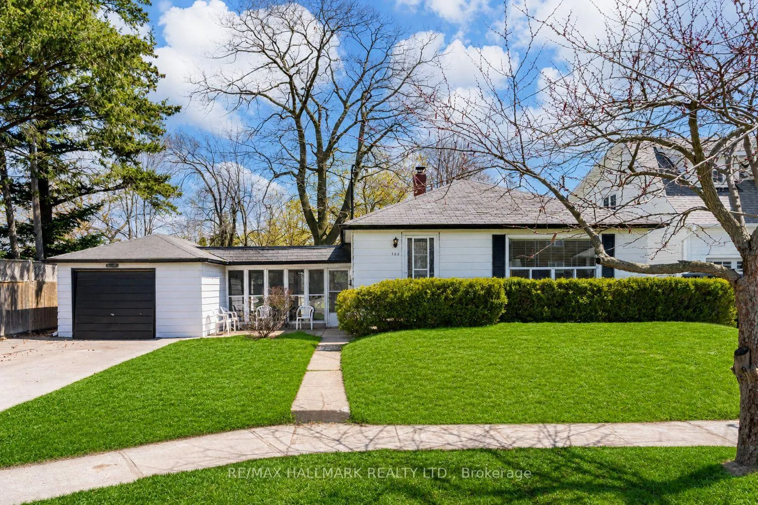 Photo 1 of 122 Hawthorne Road, Oakville, Central — HOMEH