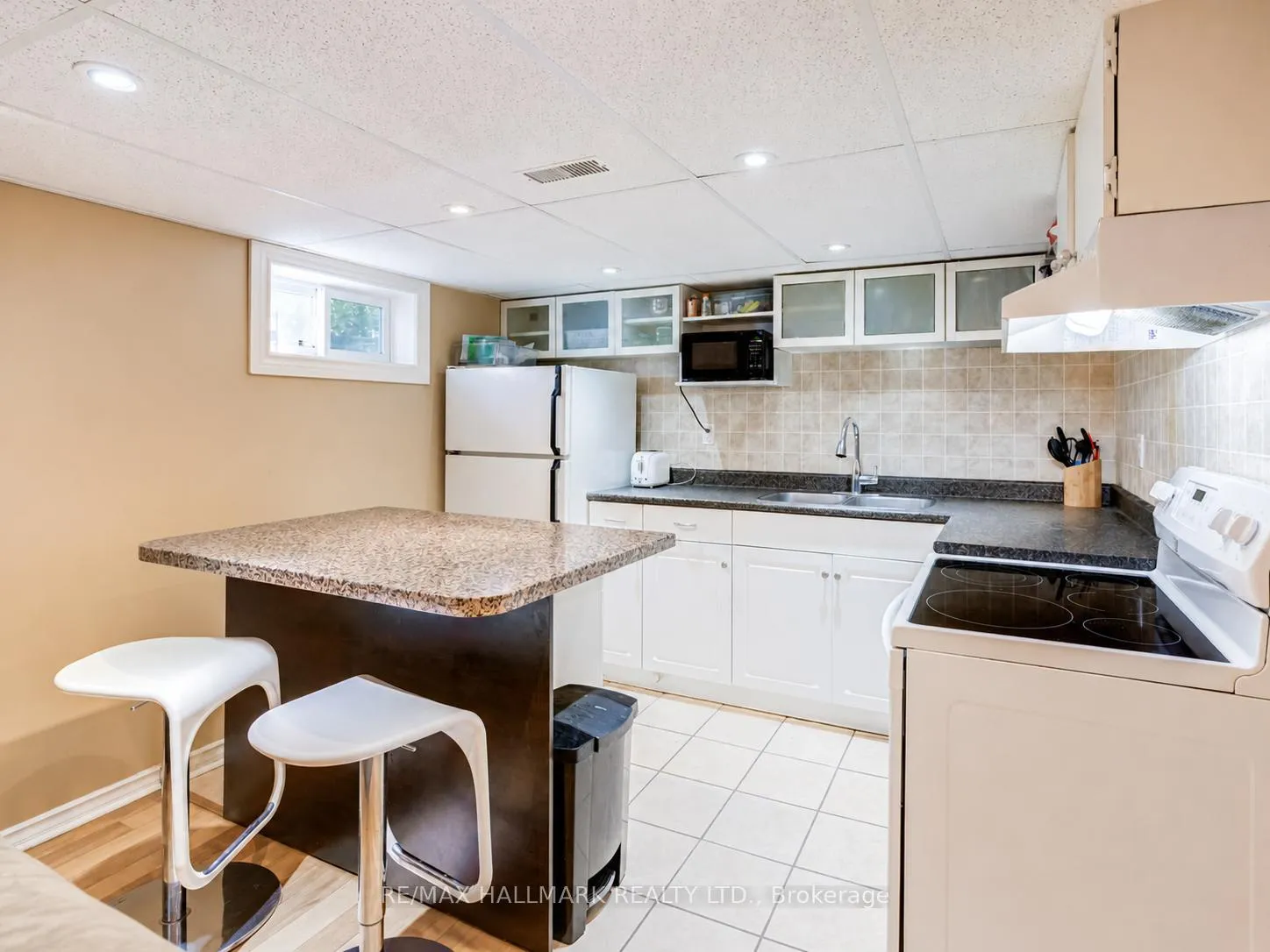 Photo 19 of 122 Hawthorne Road, Oakville, Central — HOMEH