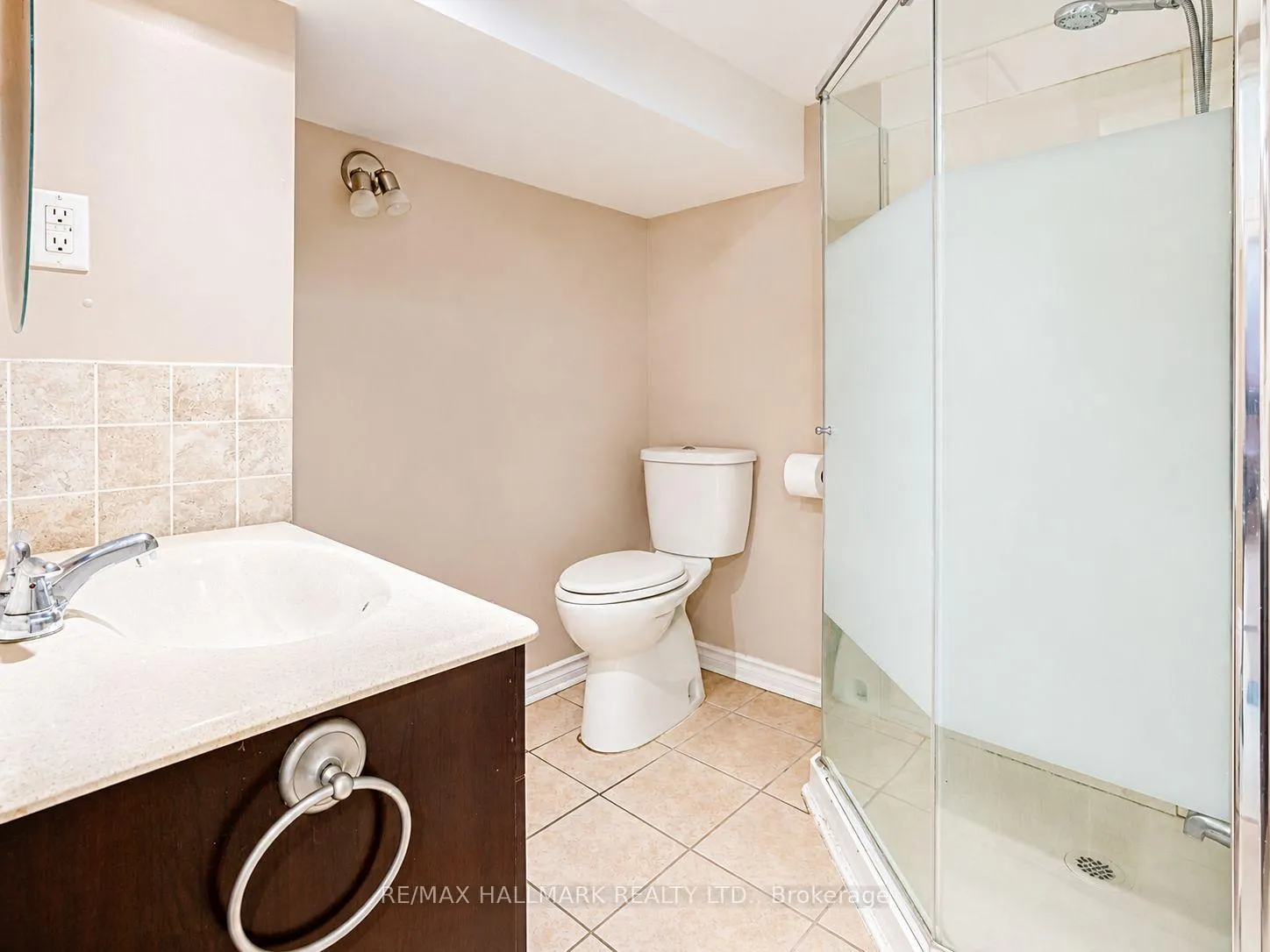 Photo 25 of 122 Hawthorne Road, Oakville, Central — HOMEH