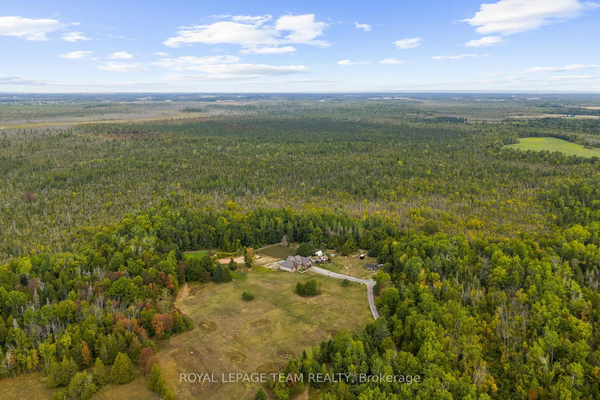 Photo 6 of 450 Davis Side Road, Beckwith, Beckwith Twp — HOMEH