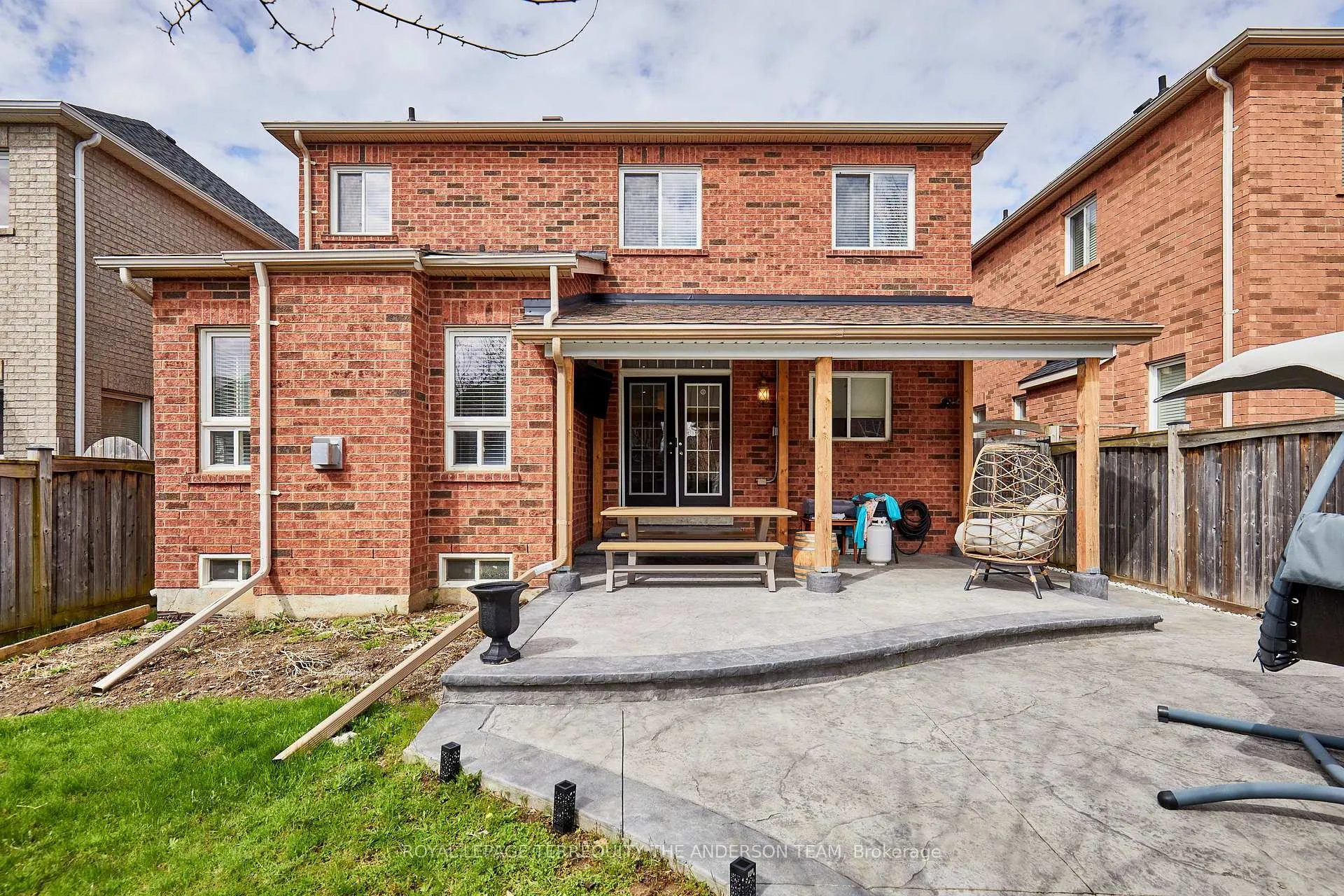 Photo 4 of 1577 Pennel Drive, Oshawa, Taunton — HOMEH