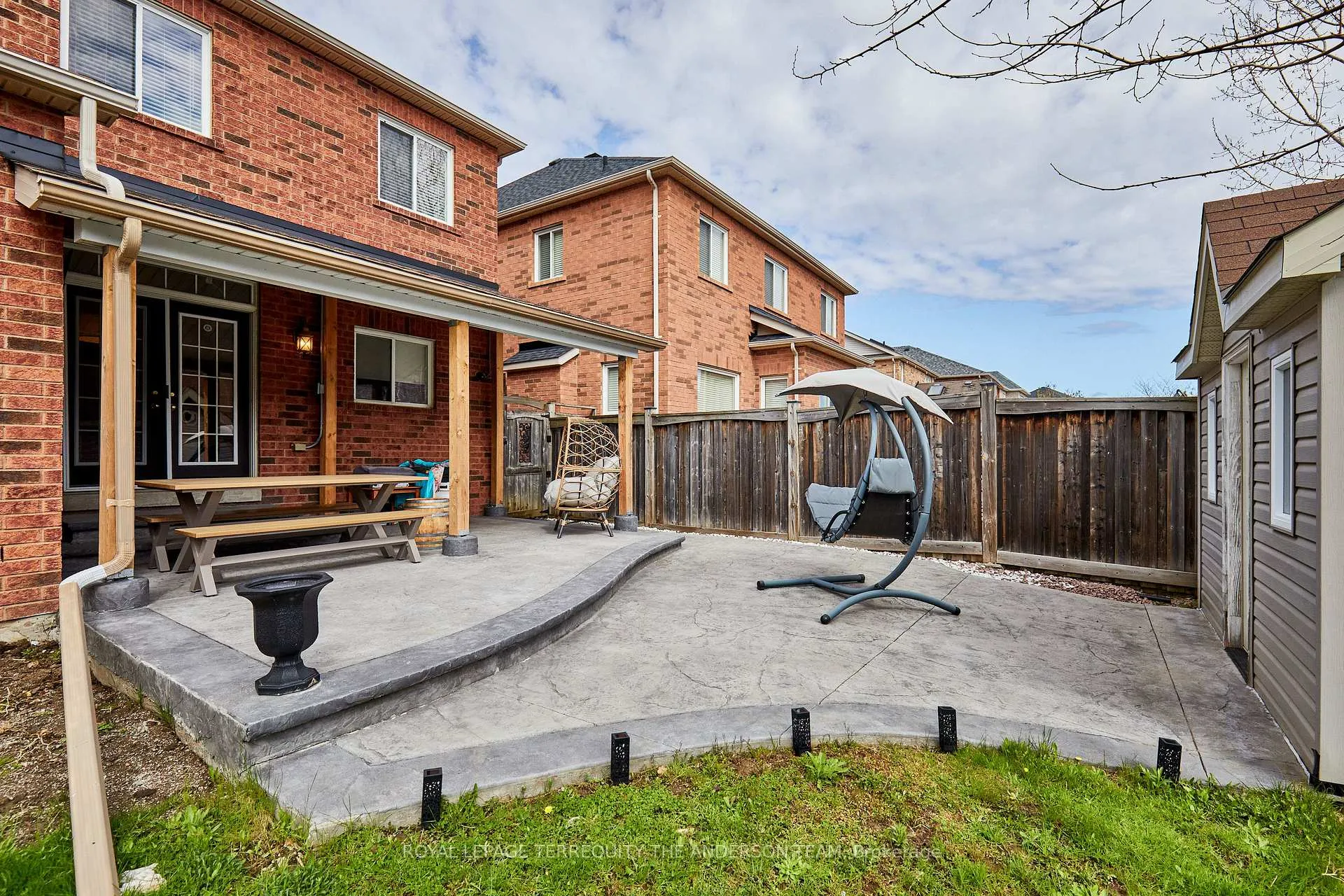 Photo 6 of 1577 Pennel Drive, Oshawa, Taunton — HOMEH