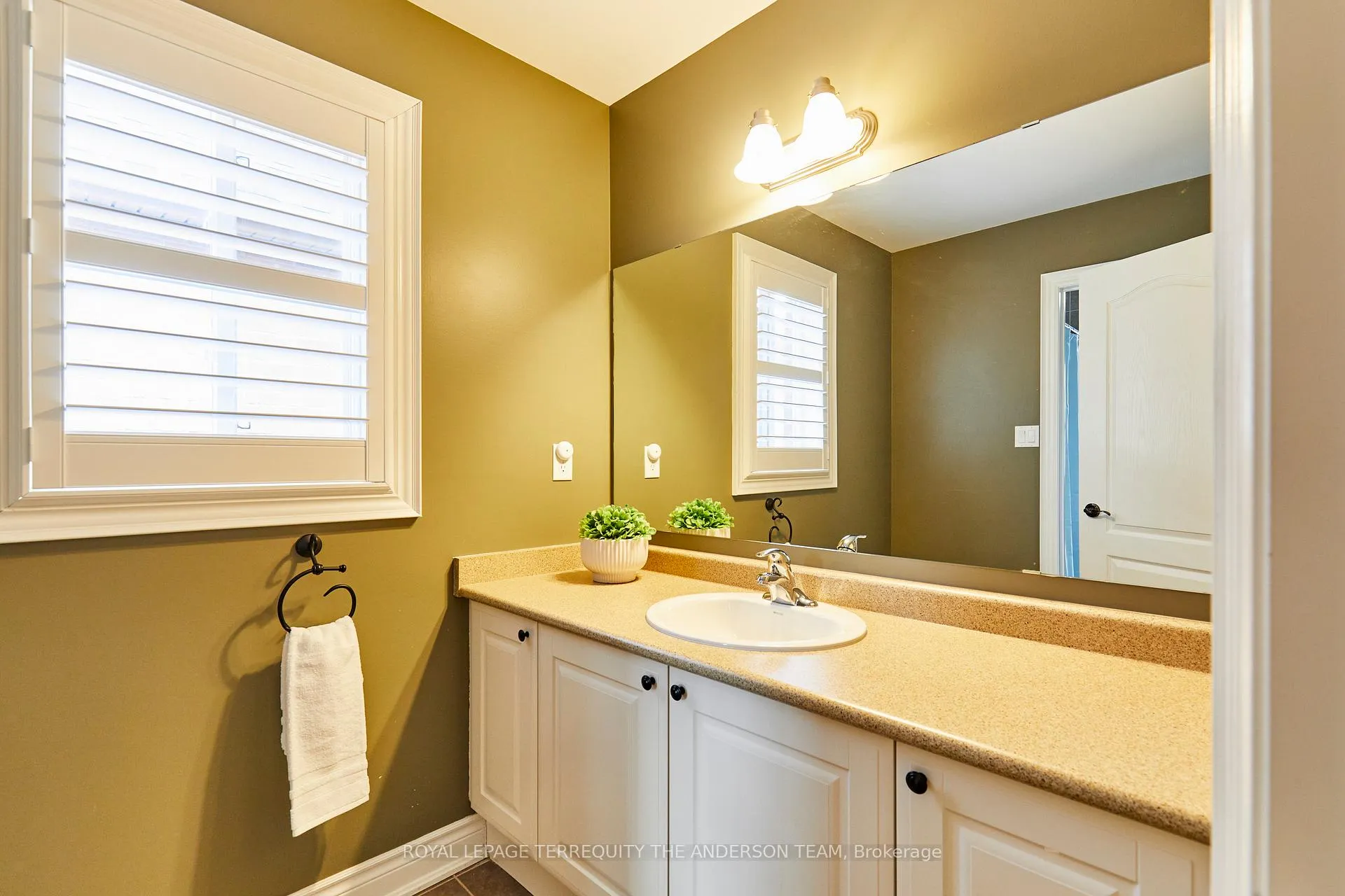 Photo 44 of 1577 Pennel Drive, Oshawa, Taunton — HOMEH