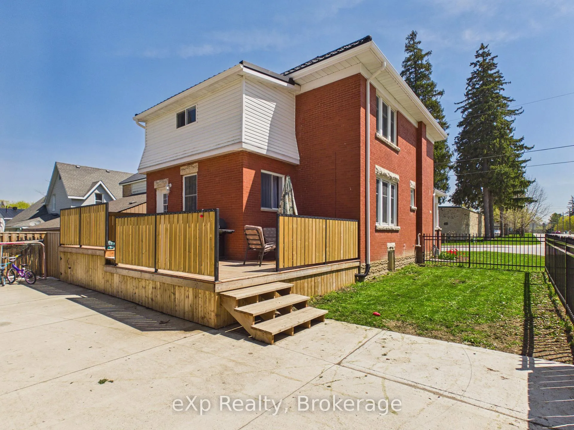 Photo 5 of 235 Jackson Street S, Brockton — HOMEH