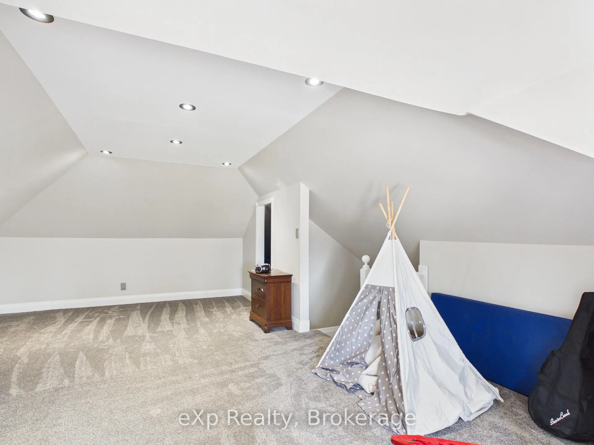 Photo 31 of 235 Jackson Street S, Brockton — HOMEH