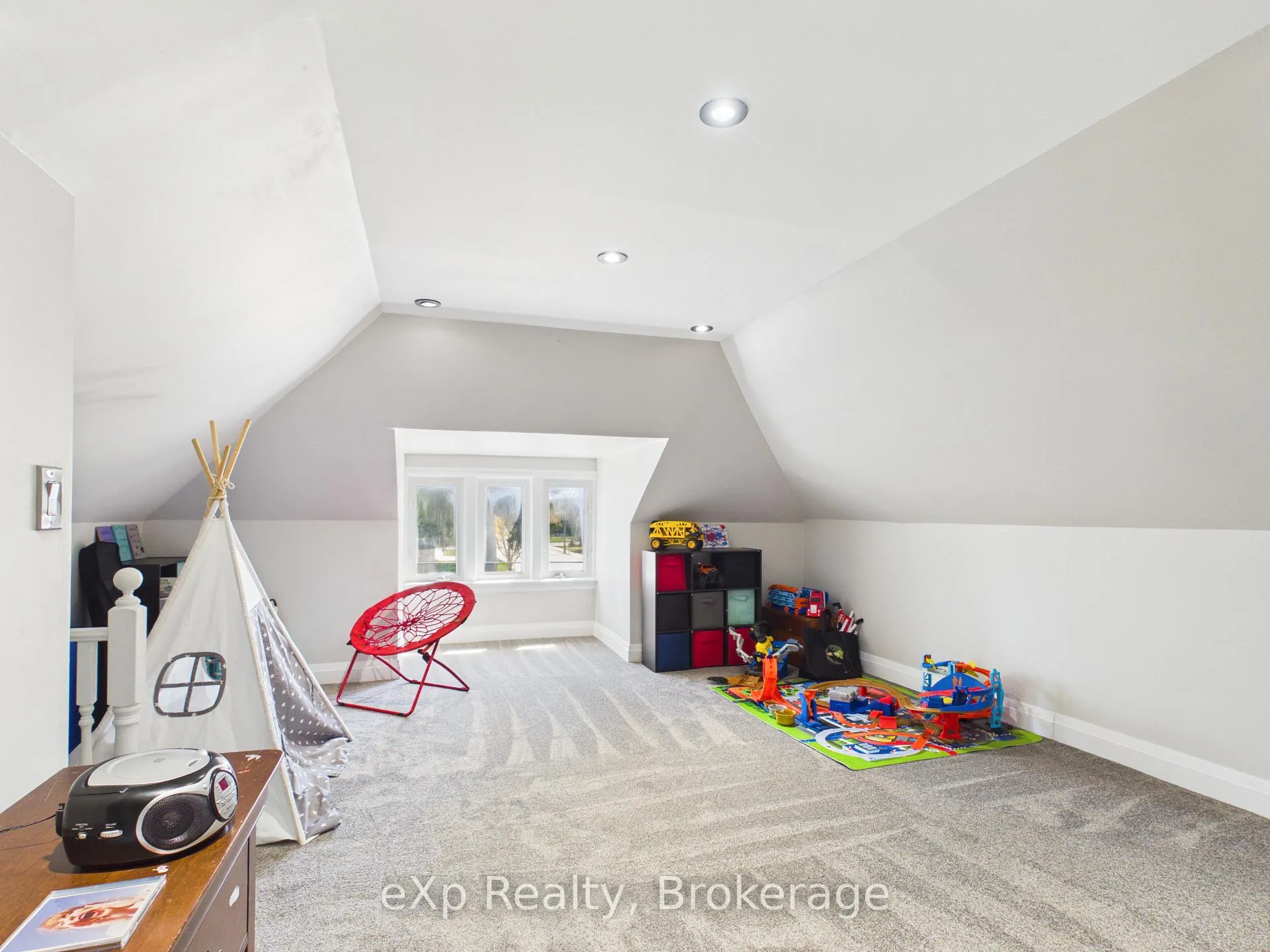 Photo 32 of 235 Jackson Street S, Brockton — HOMEH