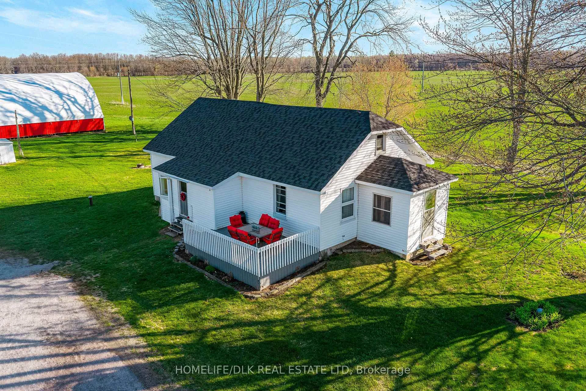 Front of 11296 Rowena Road