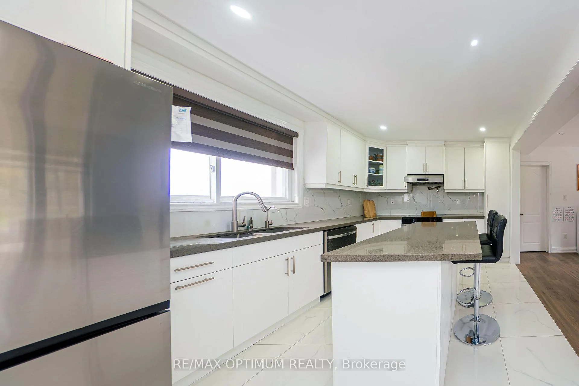 Photo 5 of 10420 Heritage Road, Brampton, Northwest Brampton — HOMEH