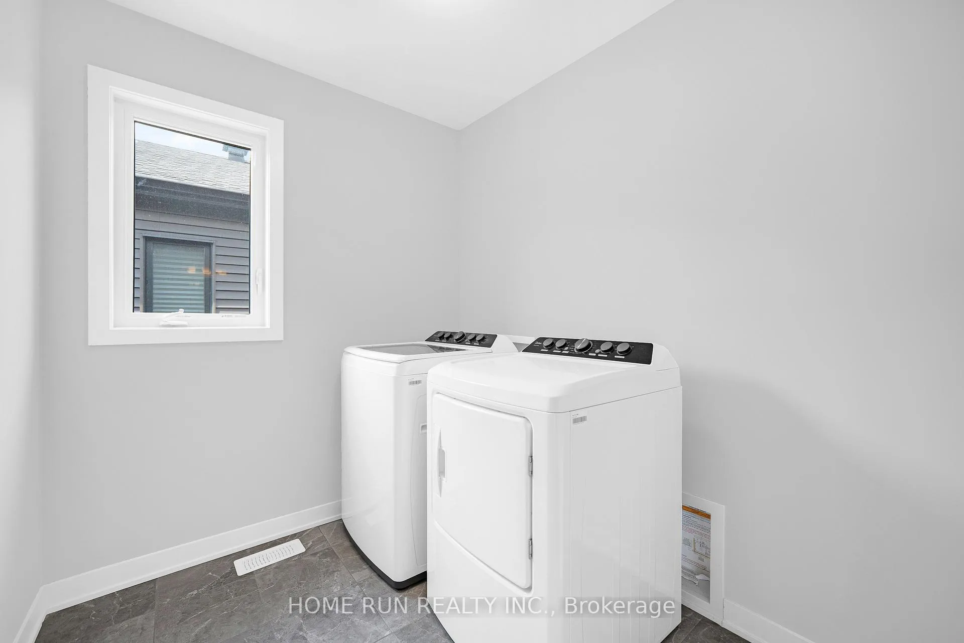 Photo 32 of 621 Fenwick Way, Ottawa, Barrhaven - Stonebridge — HOMEH