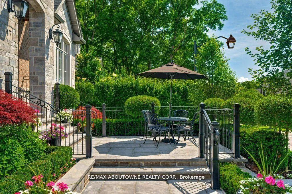 Photo 5 of 47 Legacy Lane, Hamilton, Ancaster — HOMEH
