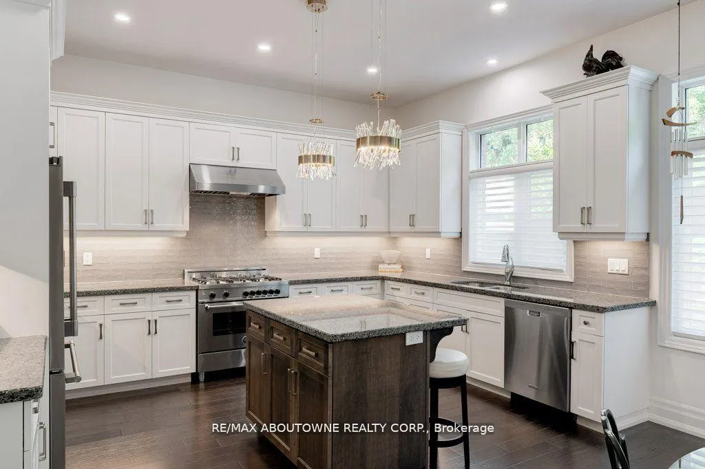 Photo 12 of 47 Legacy Lane, Hamilton, Ancaster — HOMEH