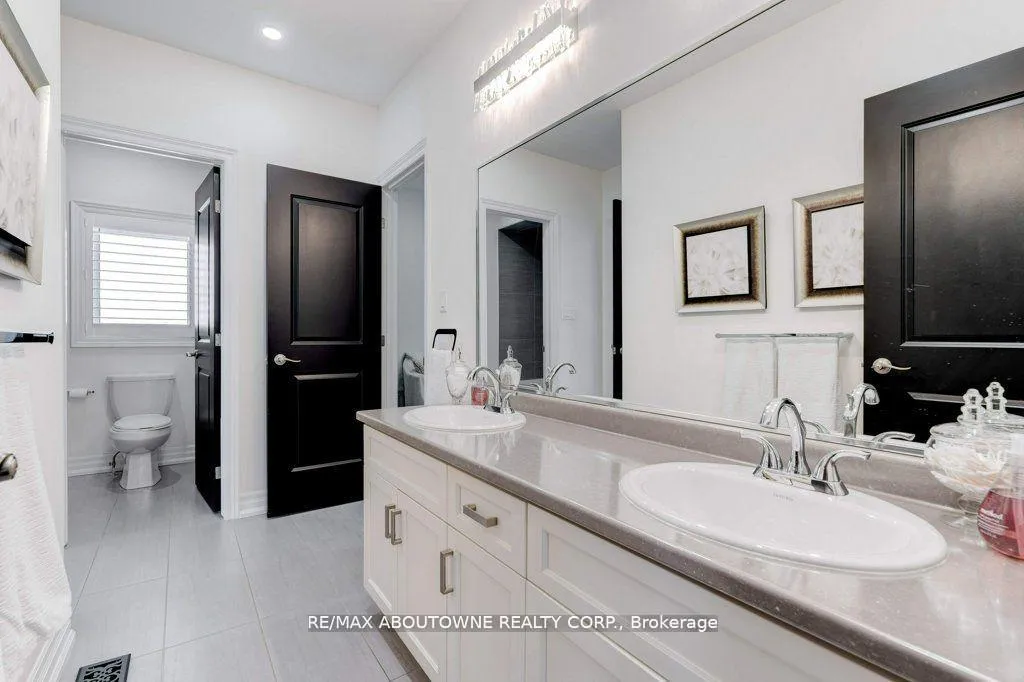 Photo 31 of 47 Legacy Lane, Hamilton, Ancaster — HOMEH