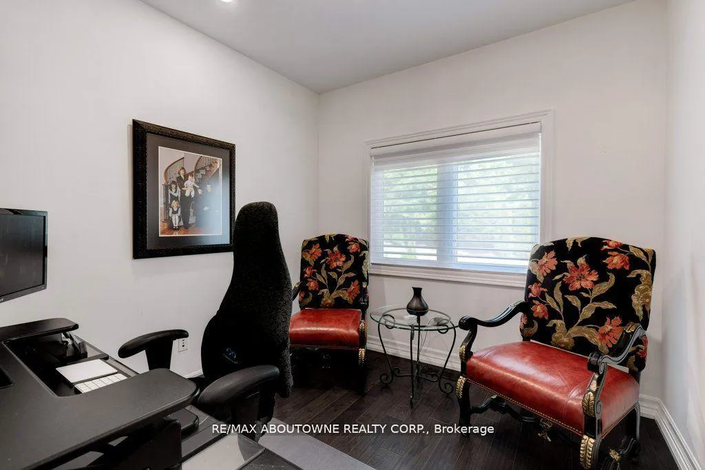 Photo 33 of 47 Legacy Lane, Hamilton, Ancaster — HOMEH