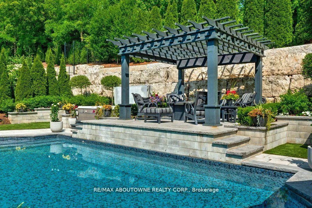 Photo 40 of 47 Legacy Lane, Hamilton, Ancaster — HOMEH