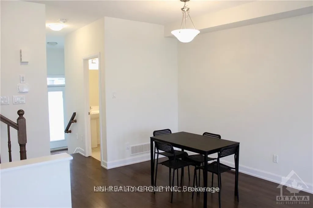 Photo 6 of 151 Bending Way, Ottawa, Barrhaven - Hearts Desire — HOMEH