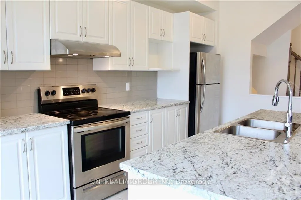 Photo 9 of 151 Bending Way, Ottawa, Barrhaven - Hearts Desire — HOMEH