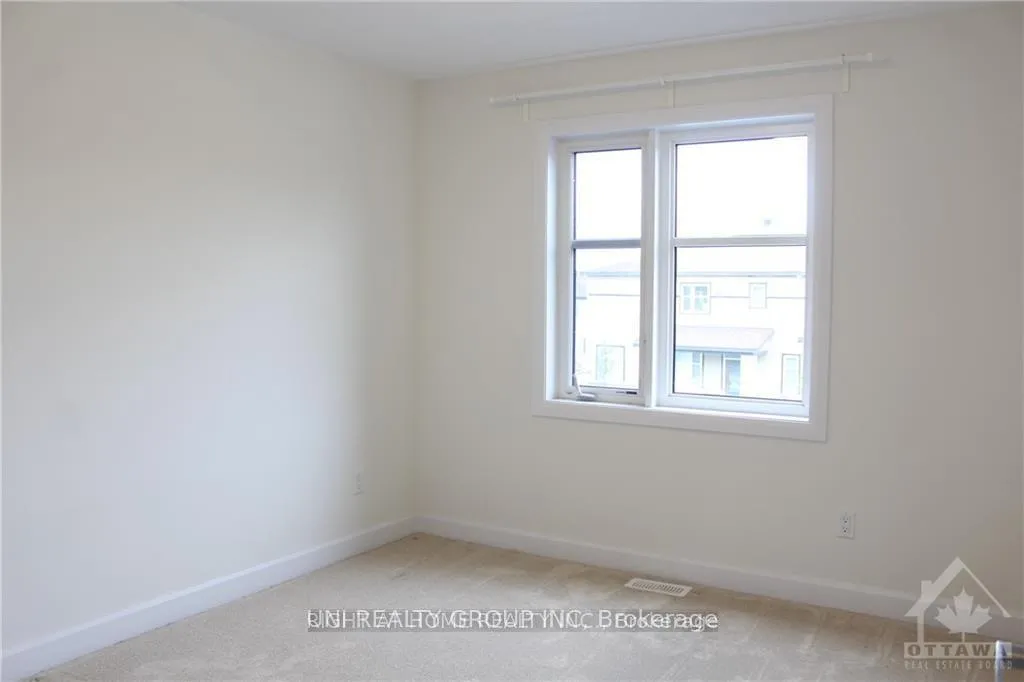 Photo 15 of 151 Bending Way, Ottawa, Barrhaven - Hearts Desire — HOMEH