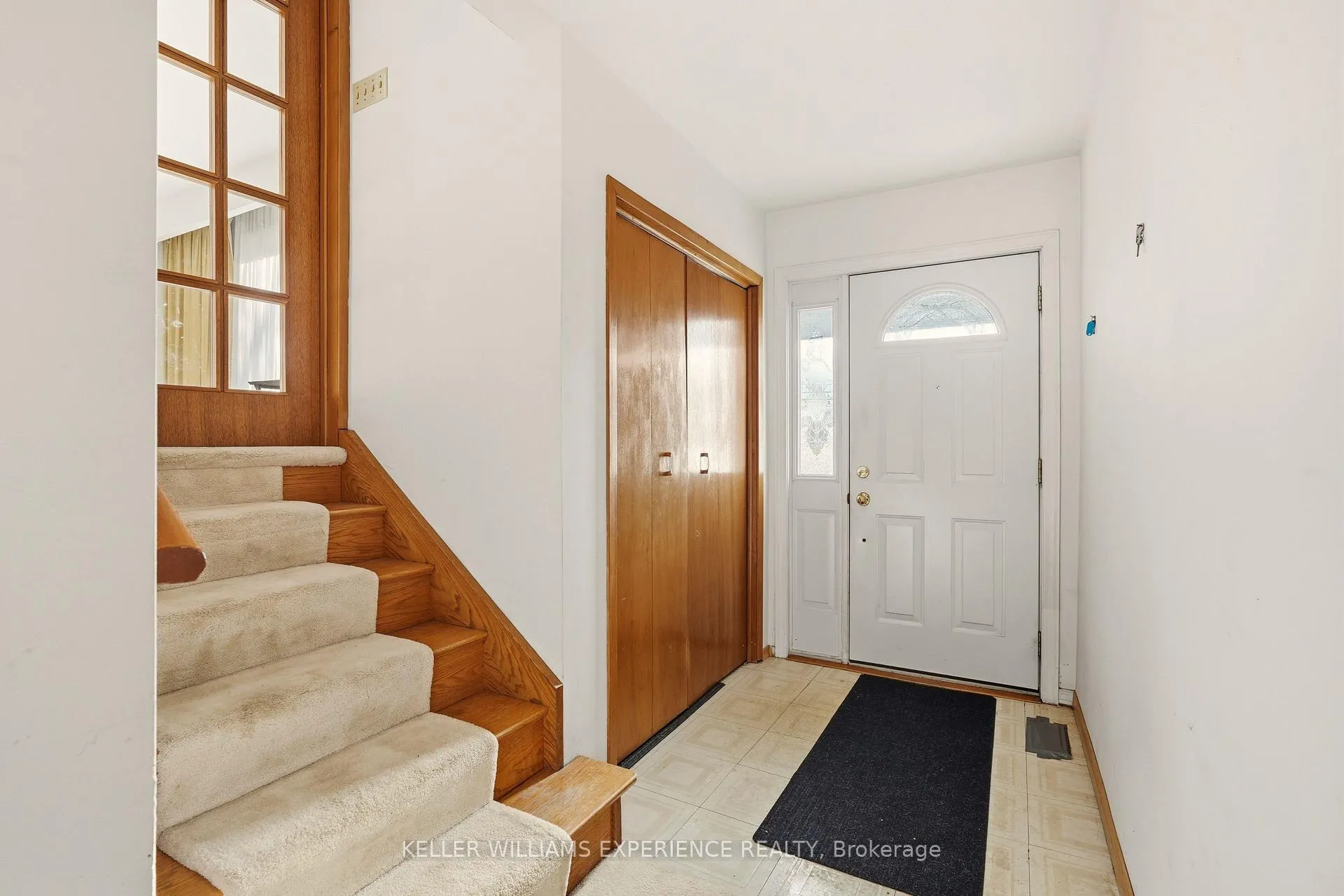 Photo 5 of 48 Cundles Road E, Barrie, Cundles East — HOMEH