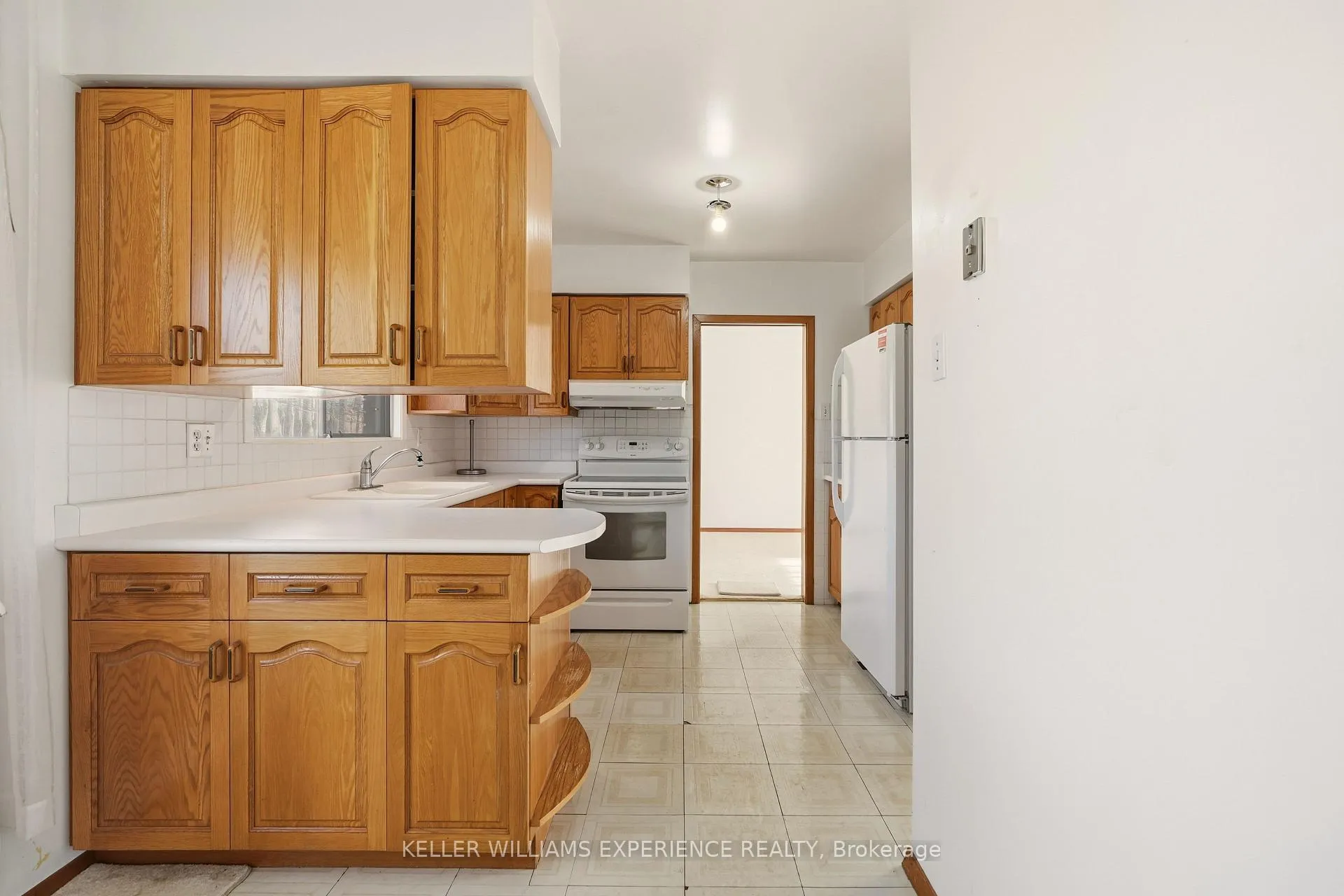 Photo 17 of 48 Cundles Road E, Barrie, Cundles East — HOMEH