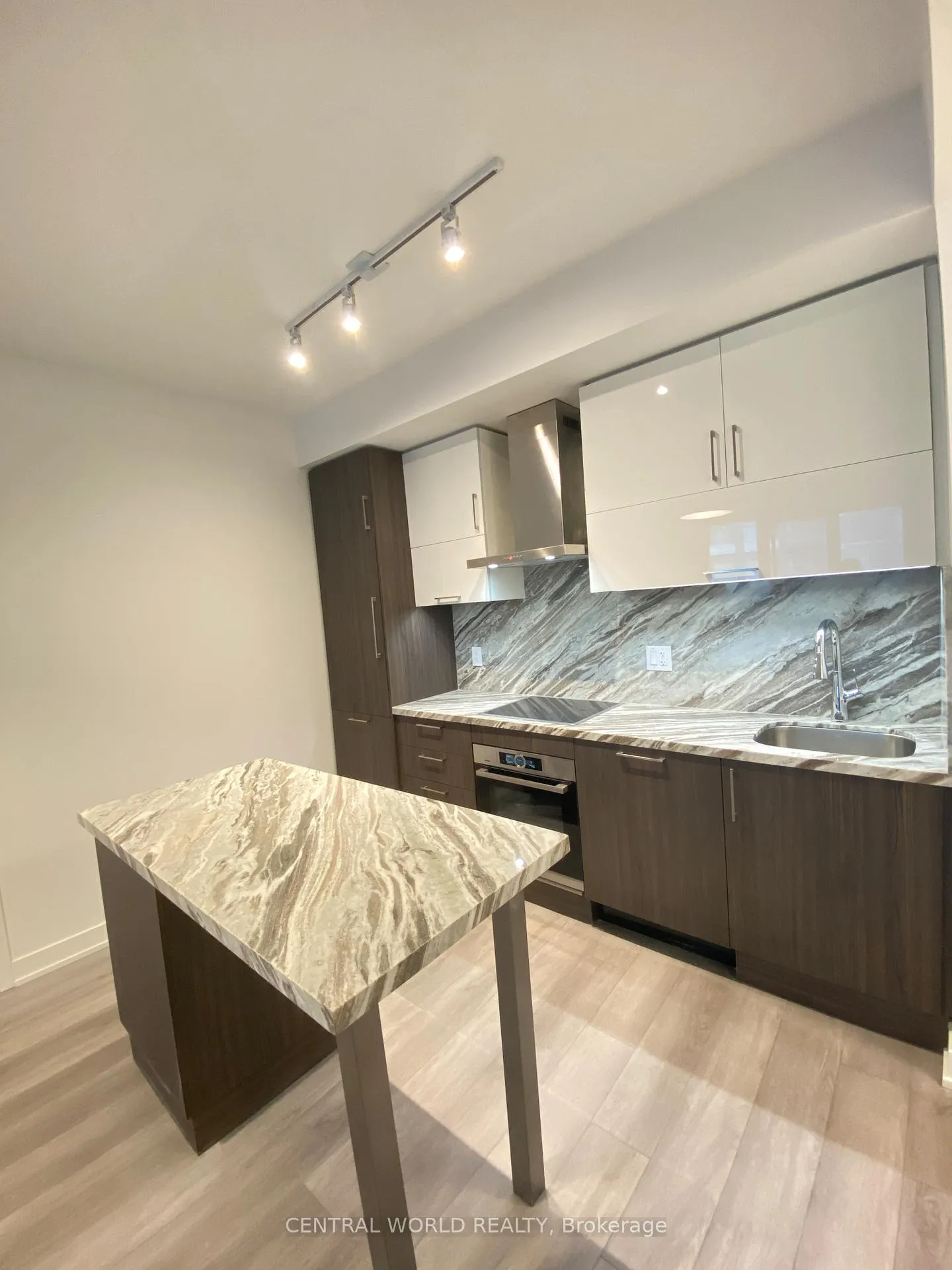 Photo 6 of Unit 621, 8119 Birchmount Road, Markham, Unionville — HOMEH