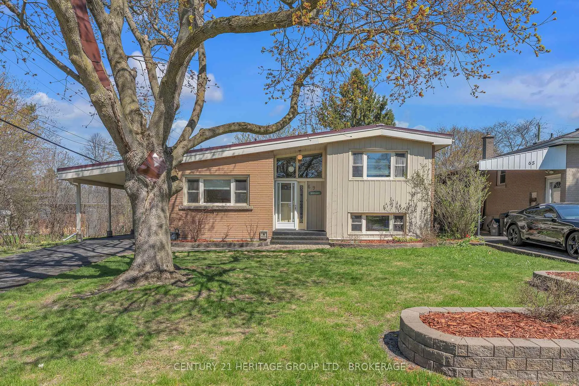 Photo 2 of 69 Campbell Crescent, Kingston, Central City West — HOMEH
