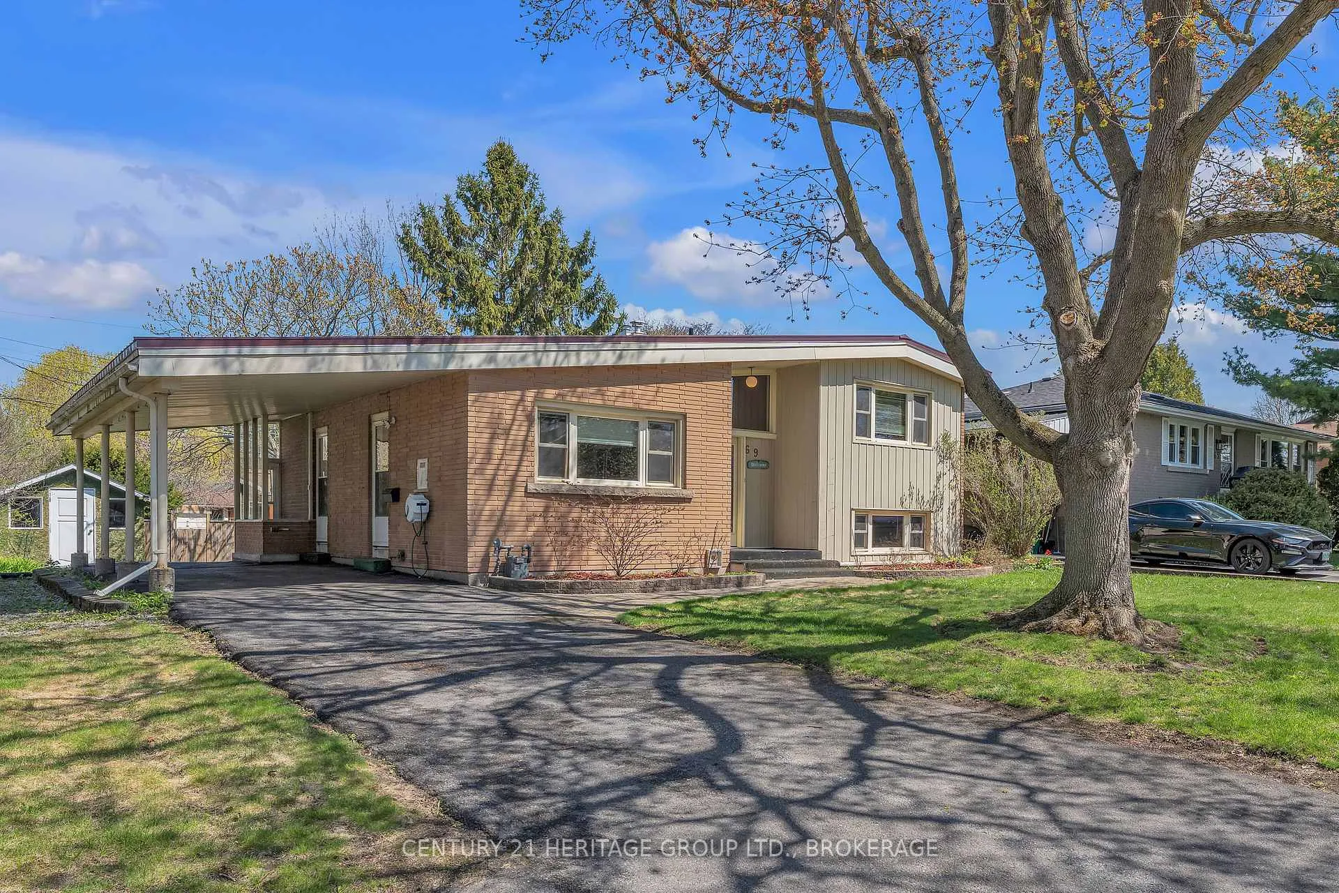 Photo 3 of 69 Campbell Crescent, Kingston, Central City West — HOMEH