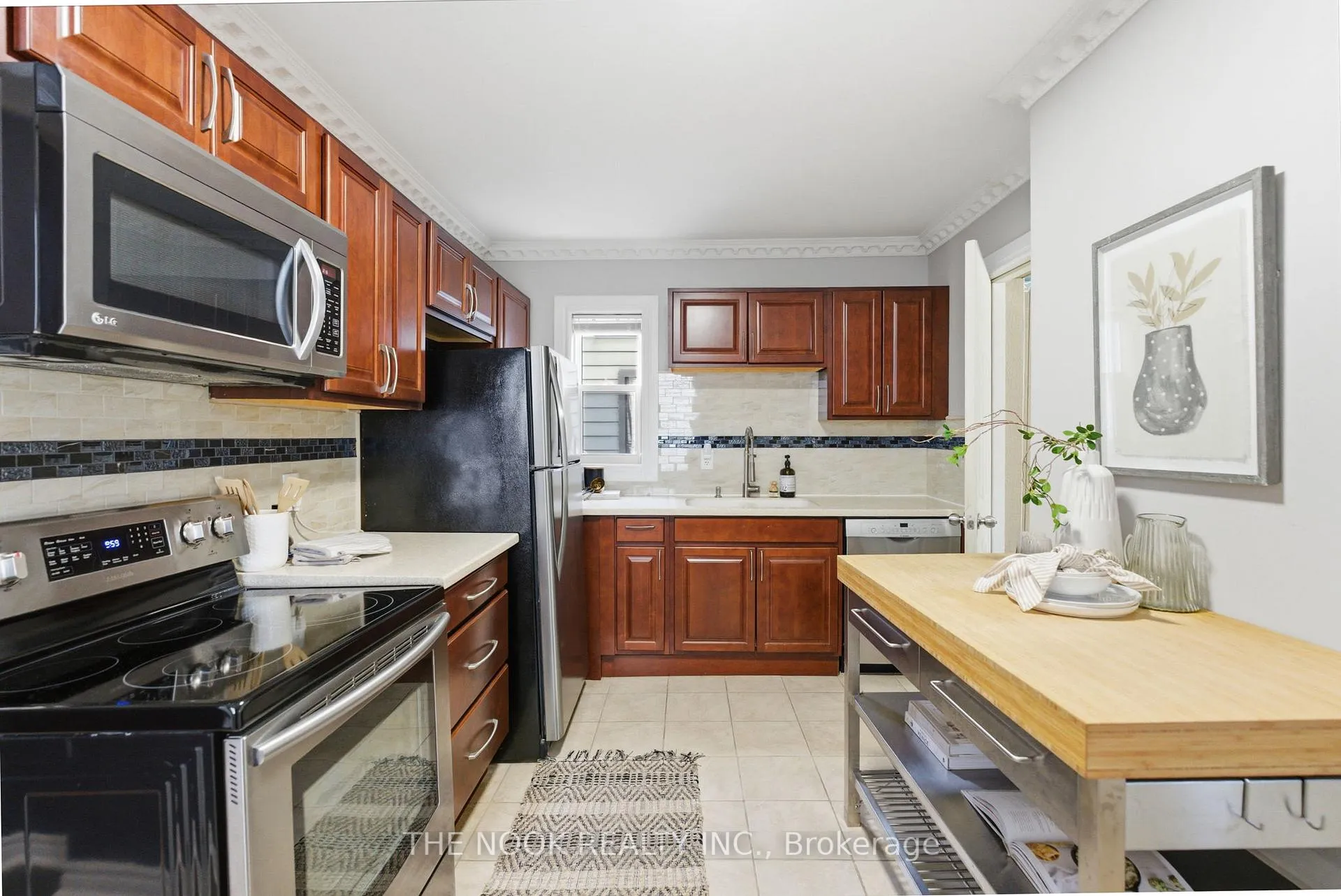 Photo 19 of 115 Banting Avenue, Oshawa, Central — HOMEH