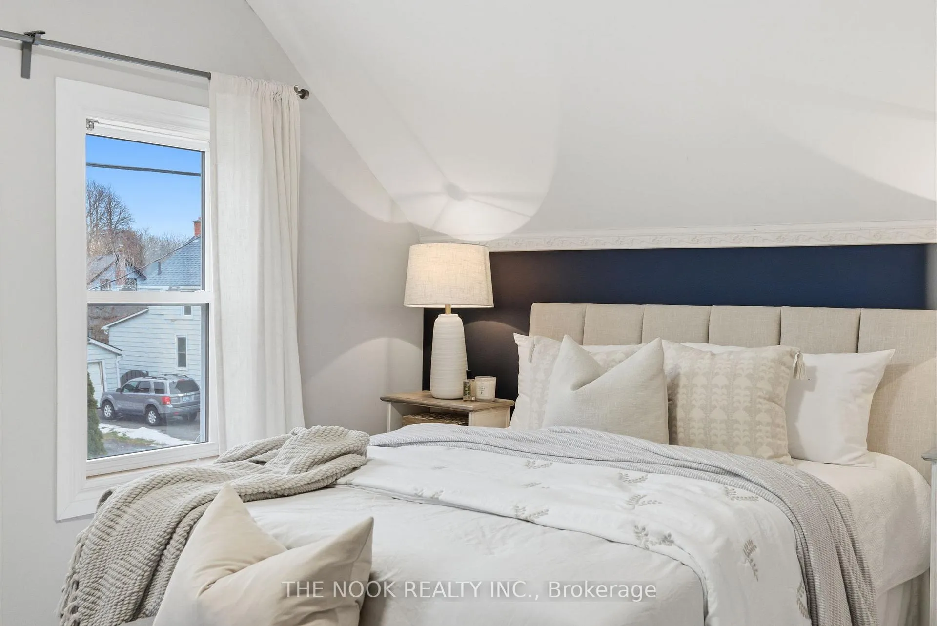 Photo 30 of 115 Banting Avenue, Oshawa, Central — HOMEH