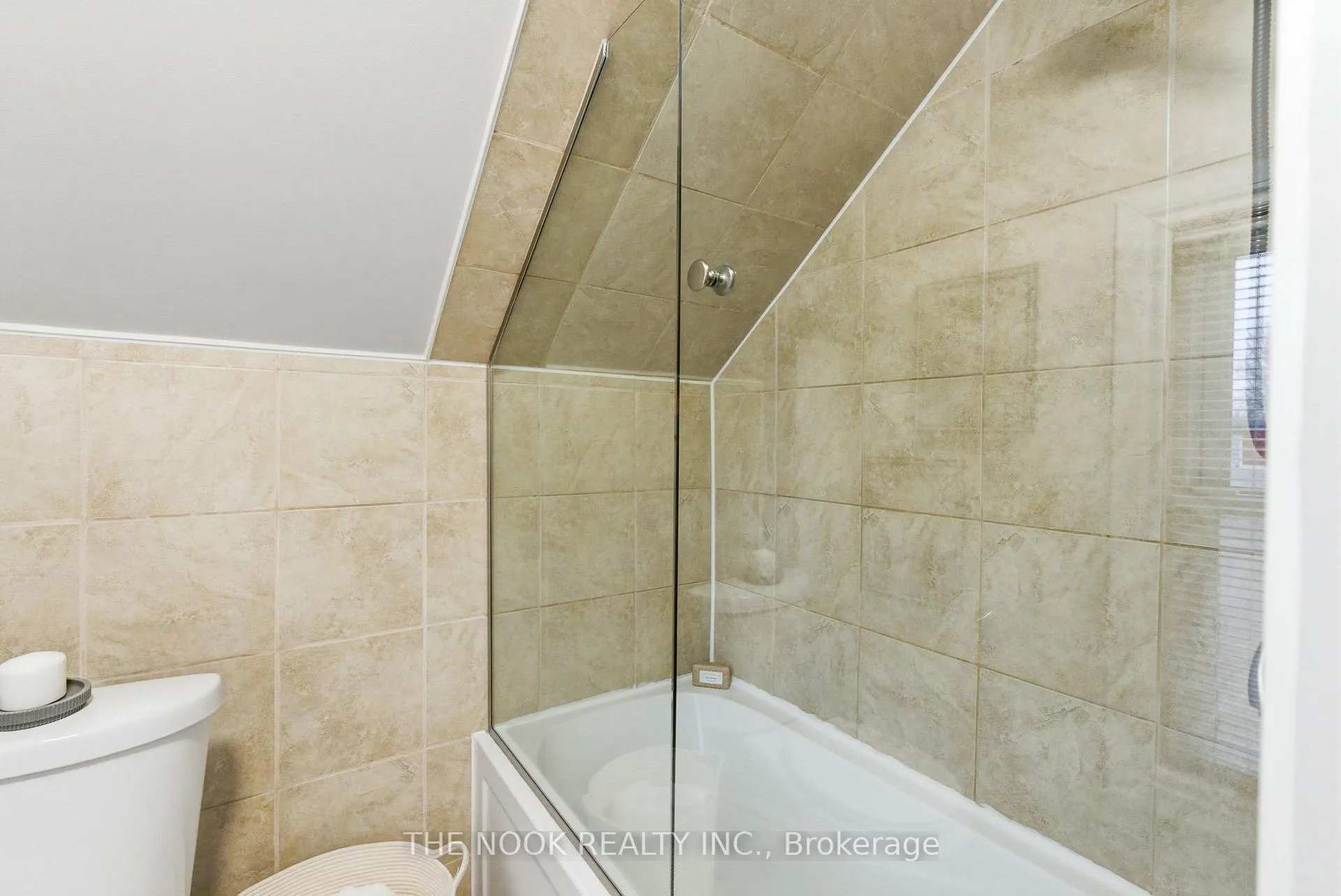 Photo 39 of 115 Banting Avenue, Oshawa, Central — HOMEH