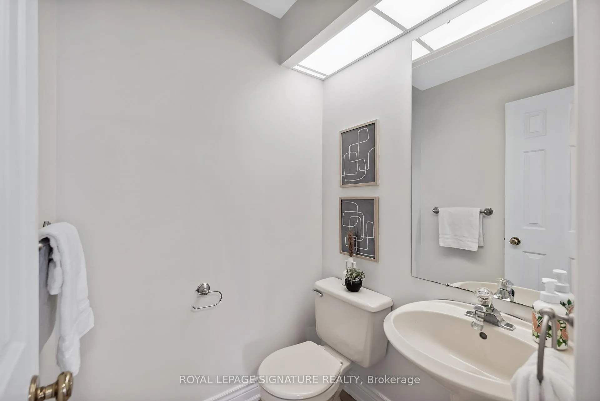 Photo 16 of 1204 Maple Gate Road, Pickering, Liverpool — HOMEH