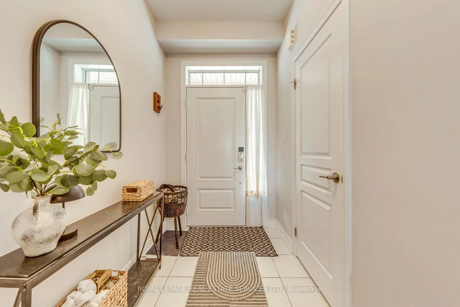 Photo 4 of 3132 Blackfriar Common, Oakville, Joshua Meadows — HOMEH