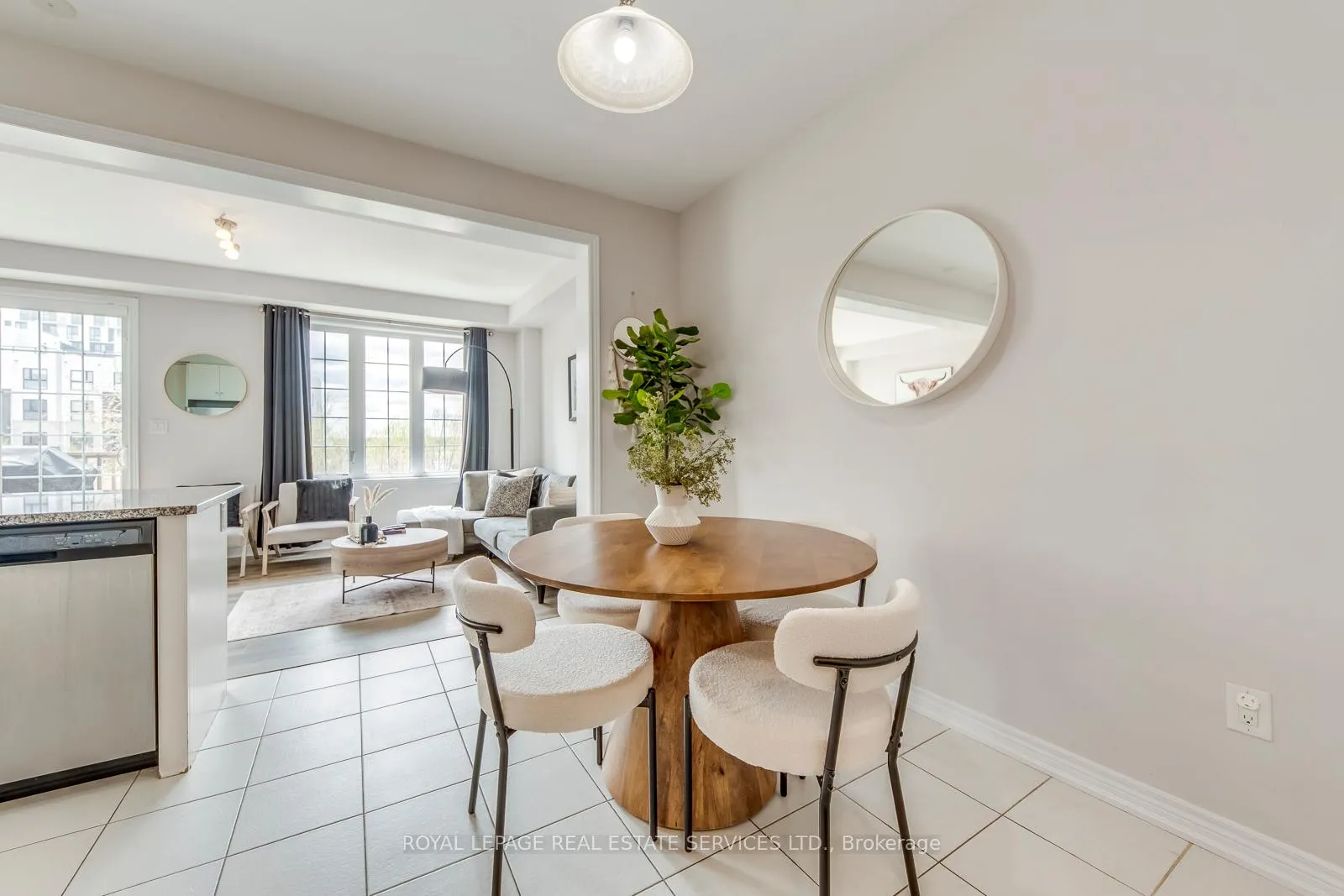 Photo 7 of 3132 Blackfriar Common, Oakville, Joshua Meadows — HOMEH