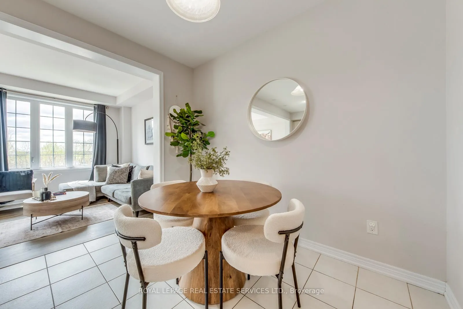 Photo 8 of 3132 Blackfriar Common, Oakville, Joshua Meadows — HOMEH