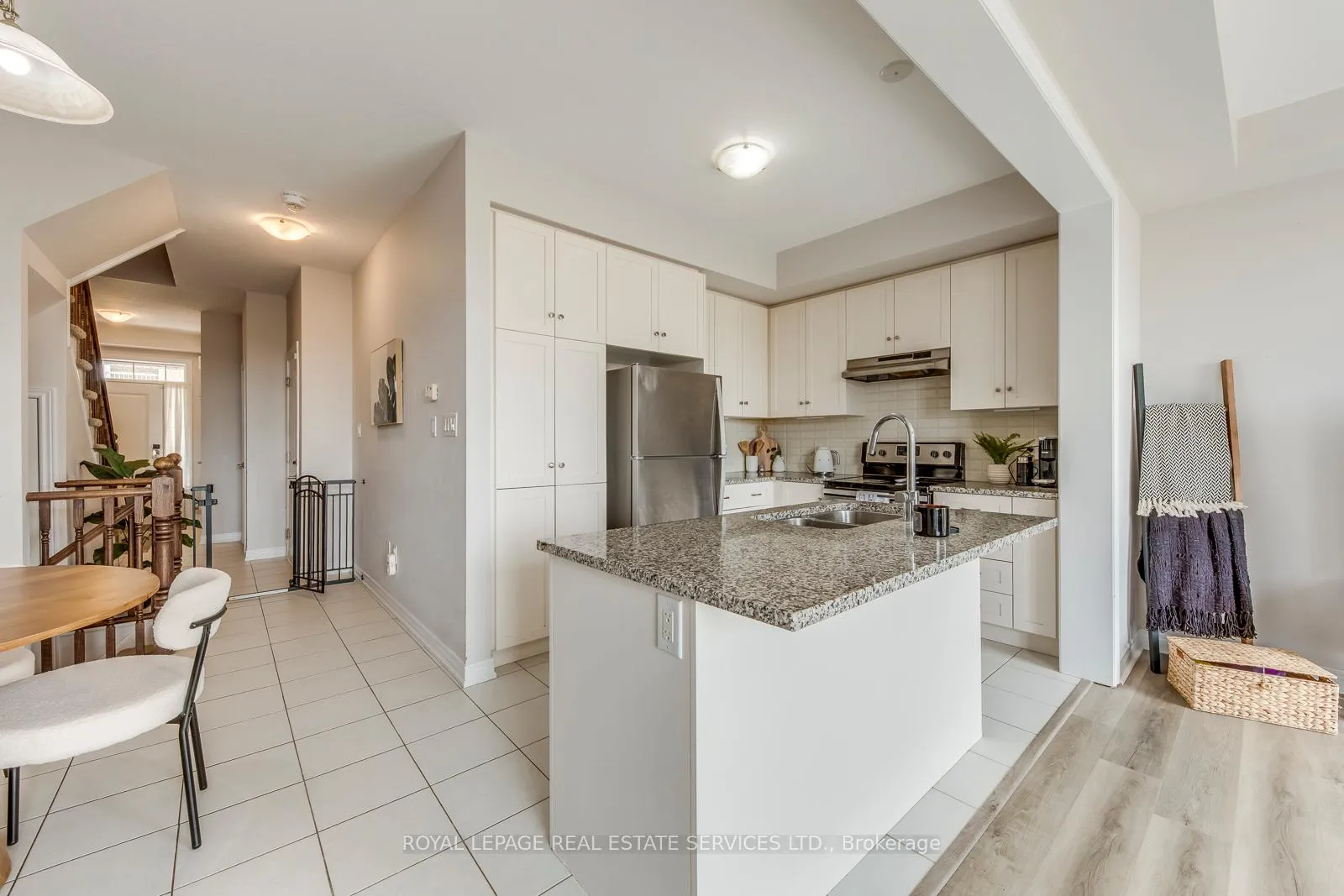 Photo 20 of 3132 Blackfriar Common, Oakville, Joshua Meadows — HOMEH