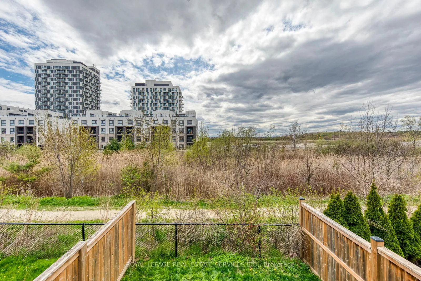 Photo 26 of 3132 Blackfriar Common, Oakville, Joshua Meadows — HOMEH