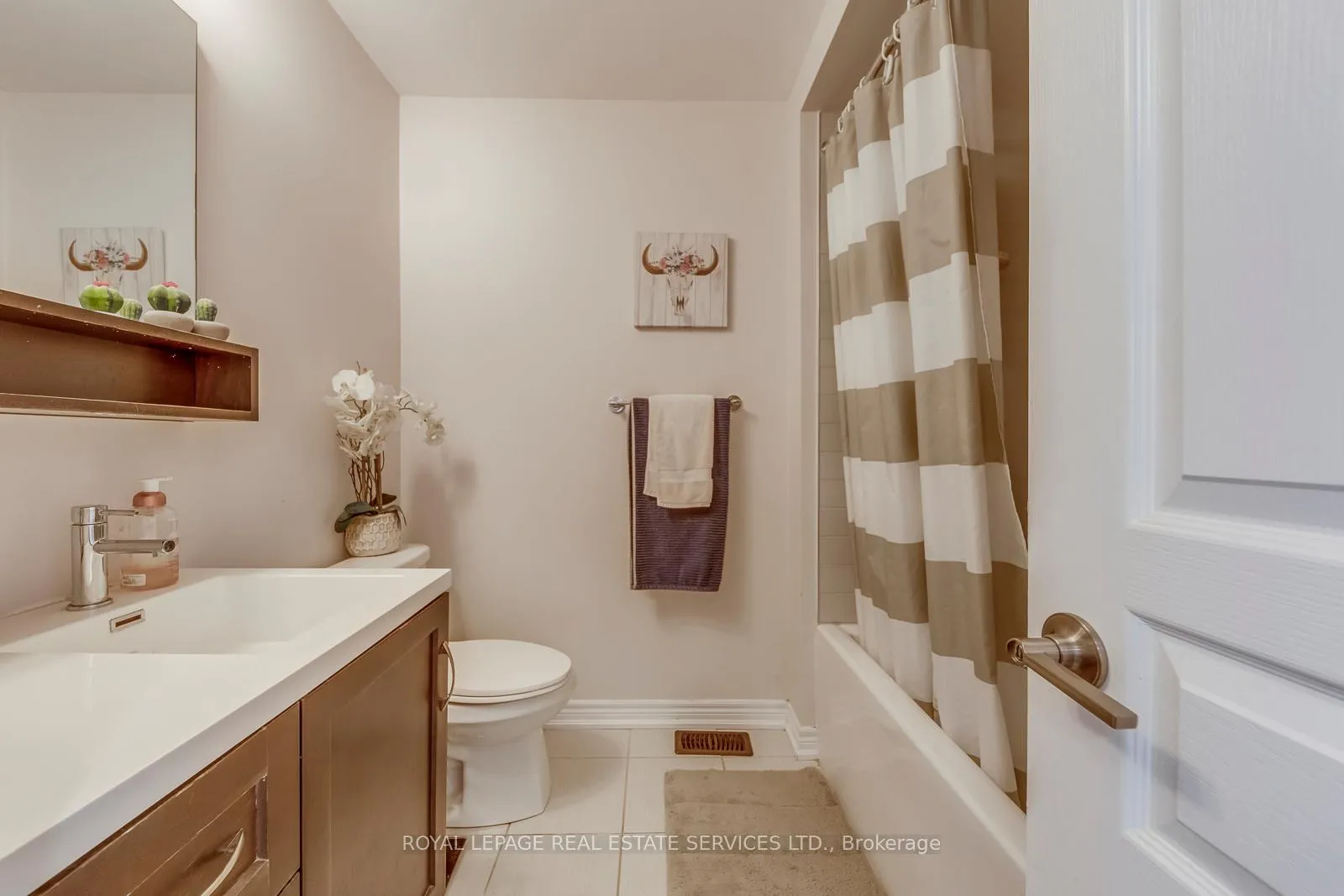 Photo 38 of 3132 Blackfriar Common, Oakville, Joshua Meadows — HOMEH