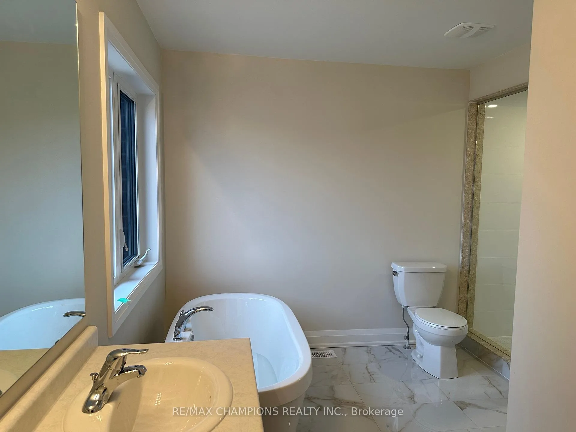 Photo 13 of 186 Union Boulevard, Wasaga Beach — HOMEH