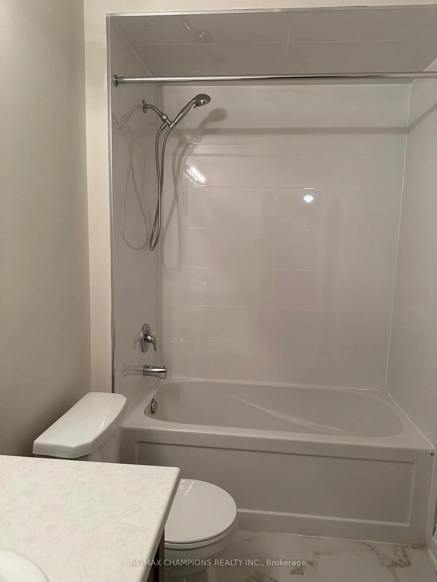 Photo 15 of 186 Union Boulevard, Wasaga Beach — HOMEH