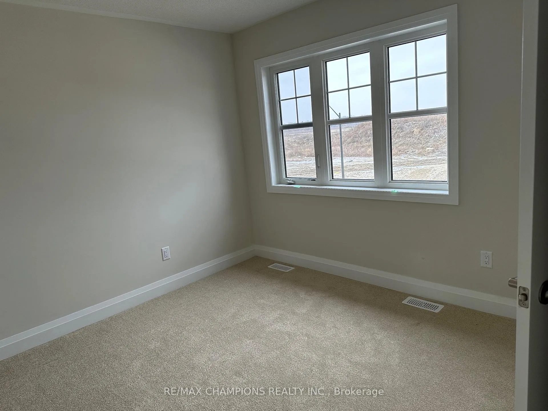 Photo 16 of 186 Union Boulevard, Wasaga Beach — HOMEH