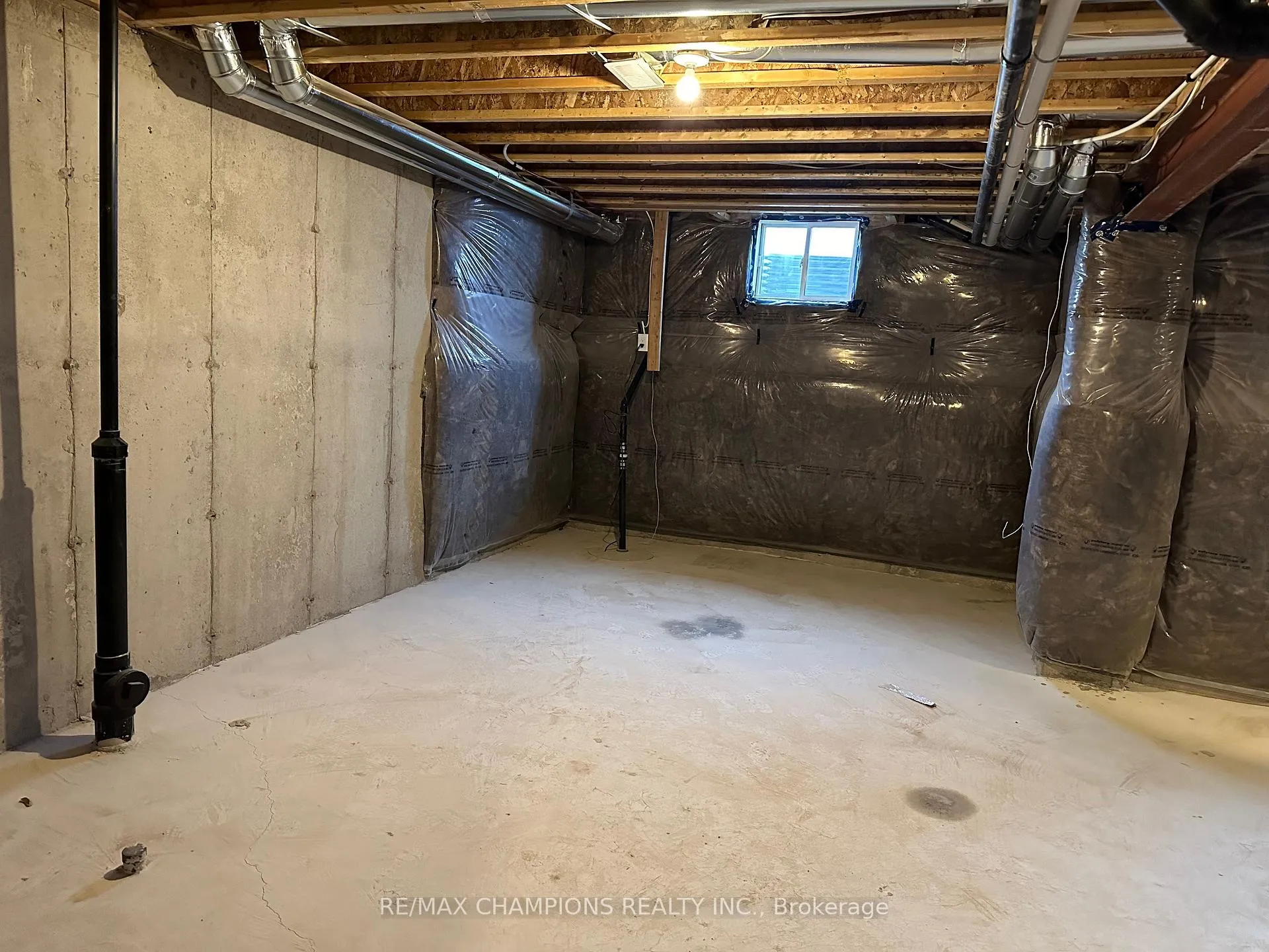 Photo 17 of 186 Union Boulevard, Wasaga Beach — HOMEH