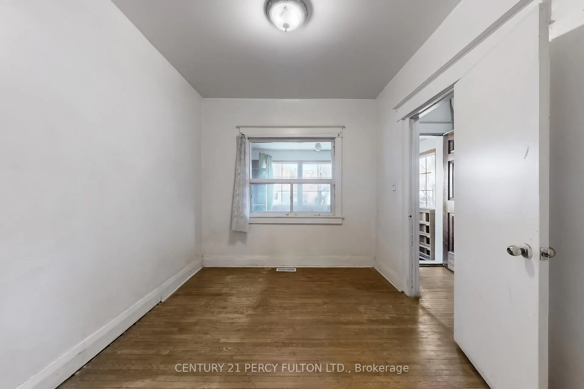 Photo 3 of 366 Coxwell Avenue, Toronto, Greenwood-Coxwell — HOMEH