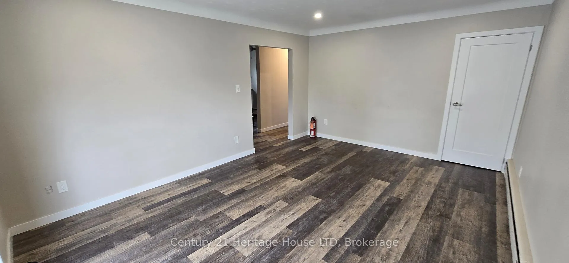 Photo 4 of 119 Louisa Street, St. Catharines, Downtown — HOMEH