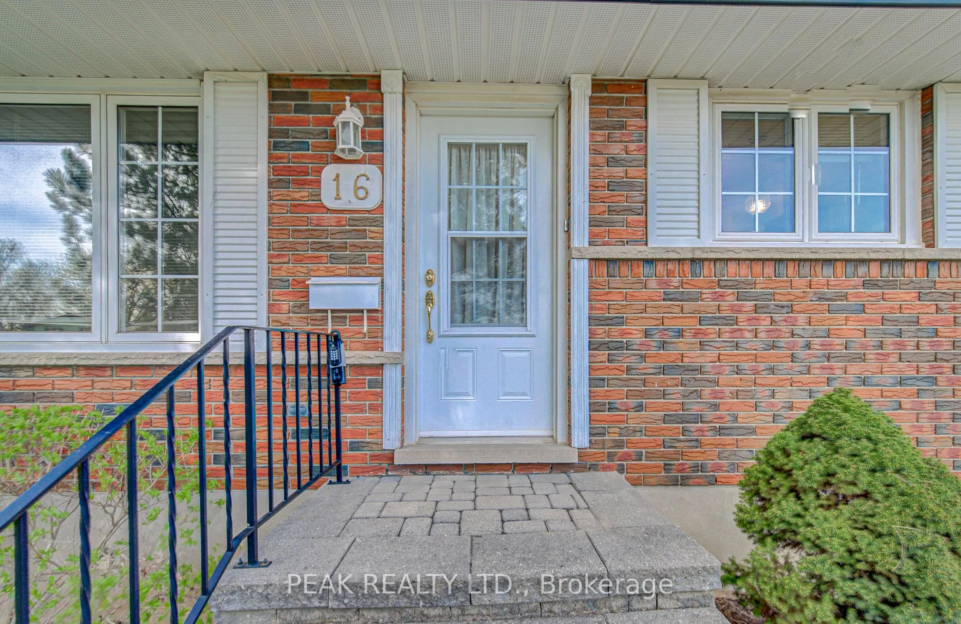 Photo 4 of 16 Centennial Crescent, Wilmot — HOMEH